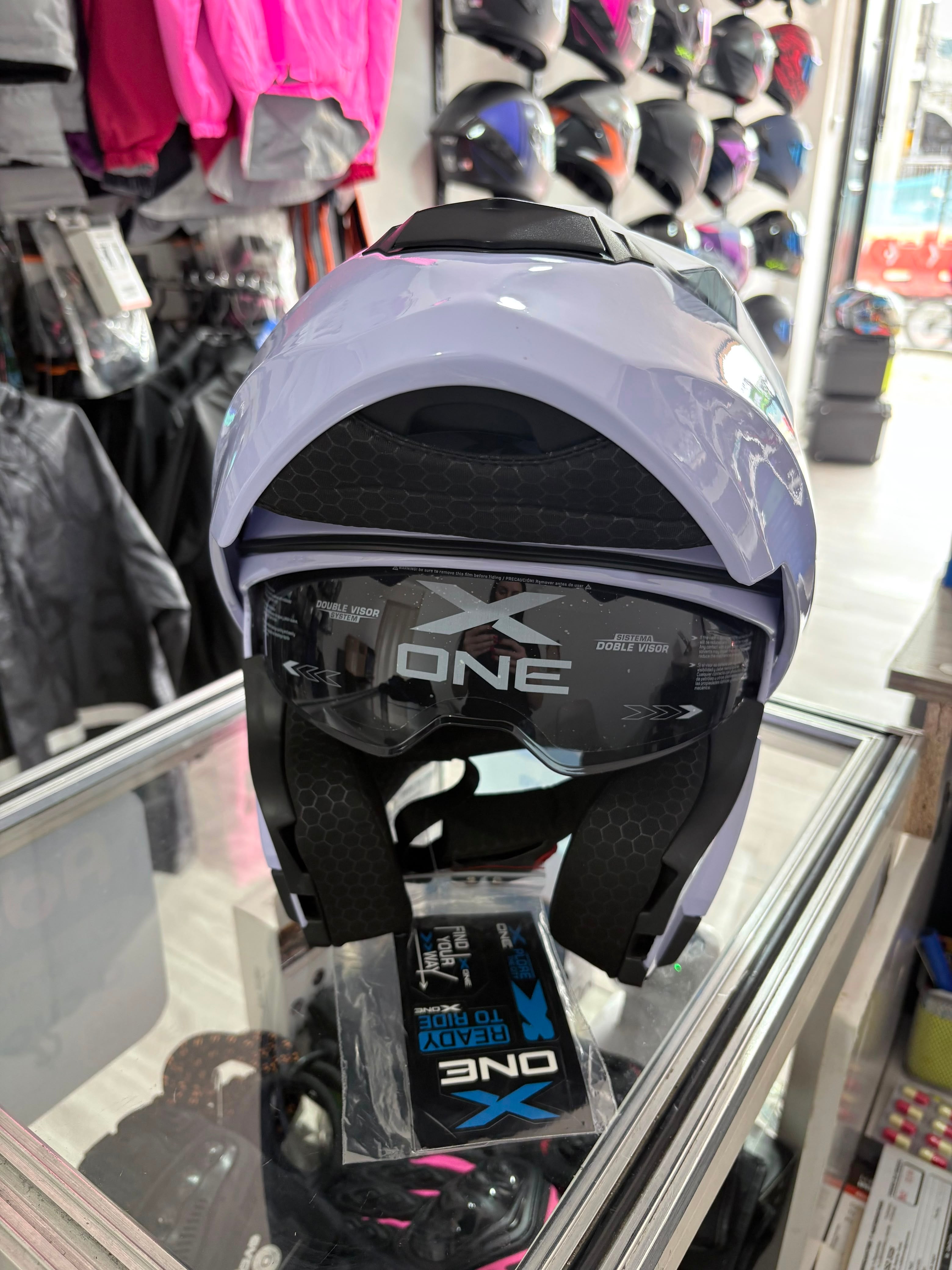 CASCO ABATIBLE X-ONE MORADO BRILLANTE VS MORADO