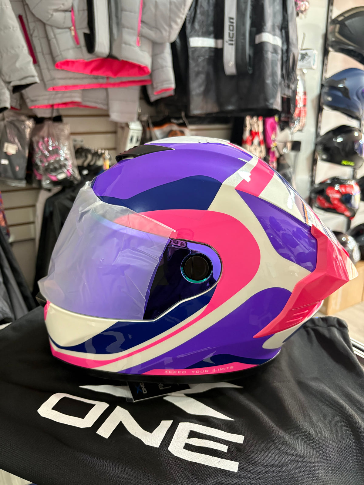 Casco XONE 500-RS Bladez Blanco/Morado/ Fucsia