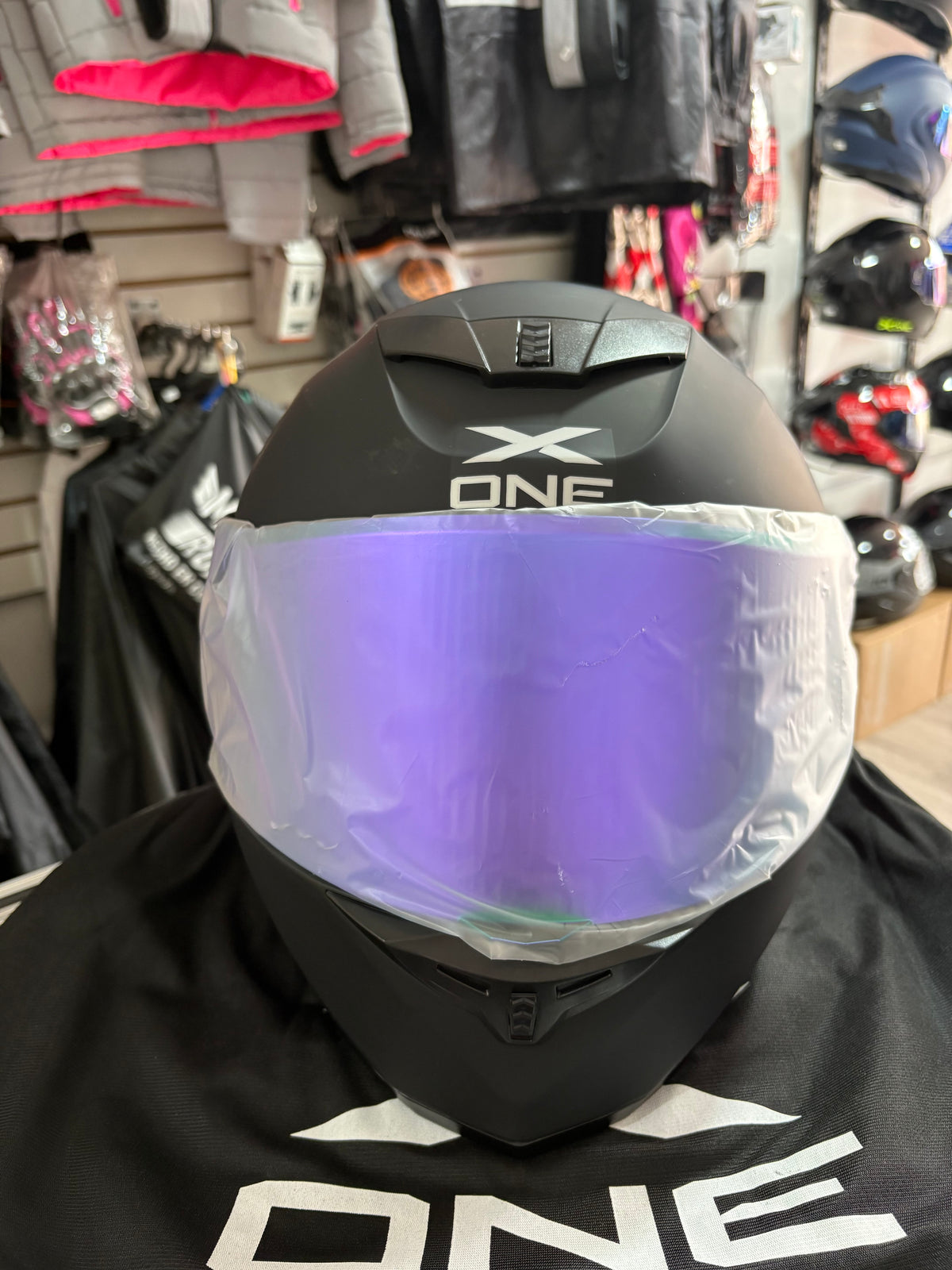 Casco XONE 500-RS Negro mate fucsia