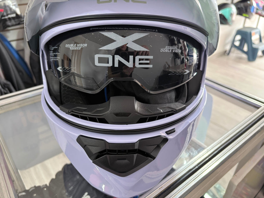 CASCO ABATIBLE X-ONE MORADO BRILLANTE VS MORADO