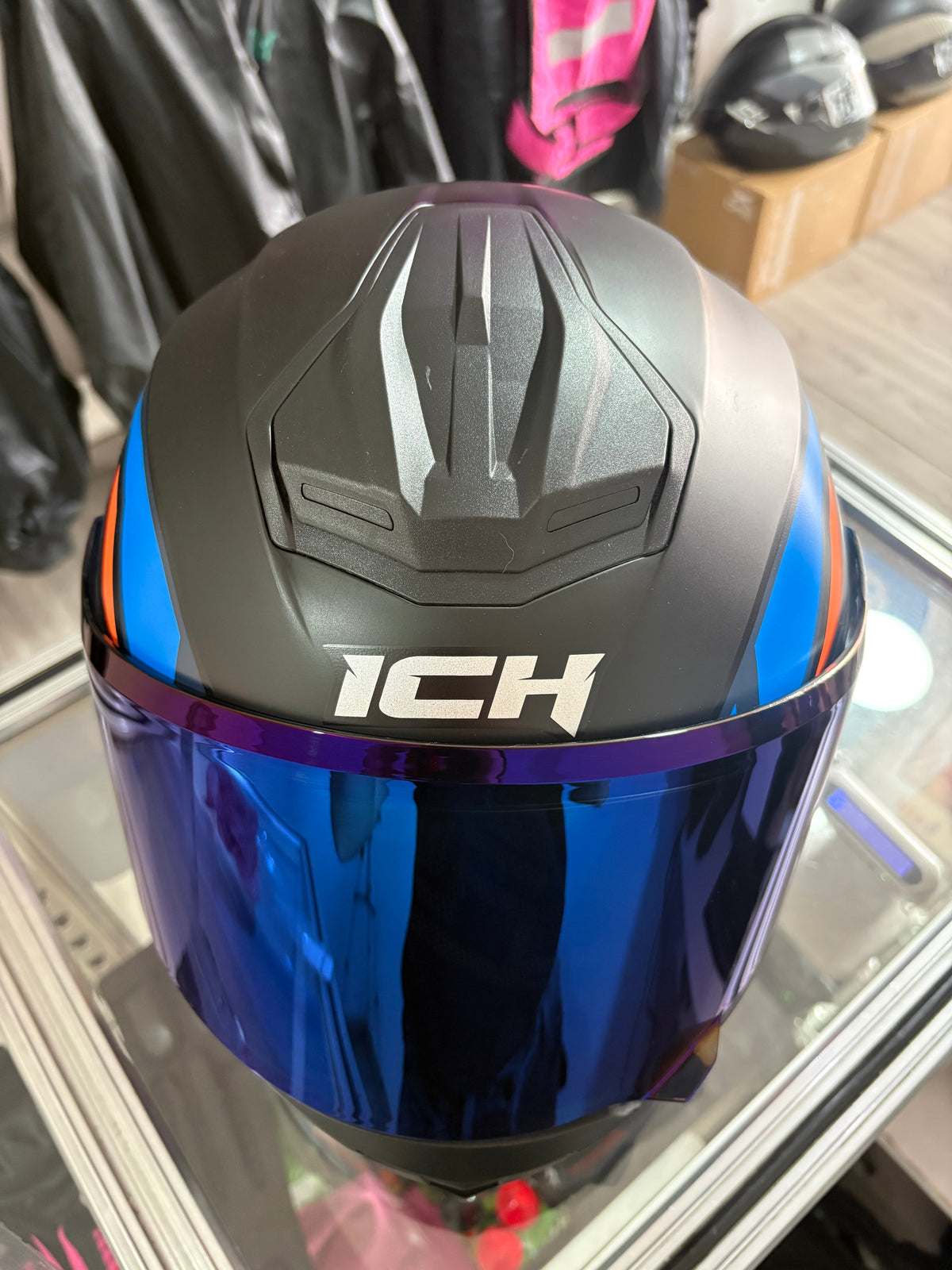 Casco integral ICH 505