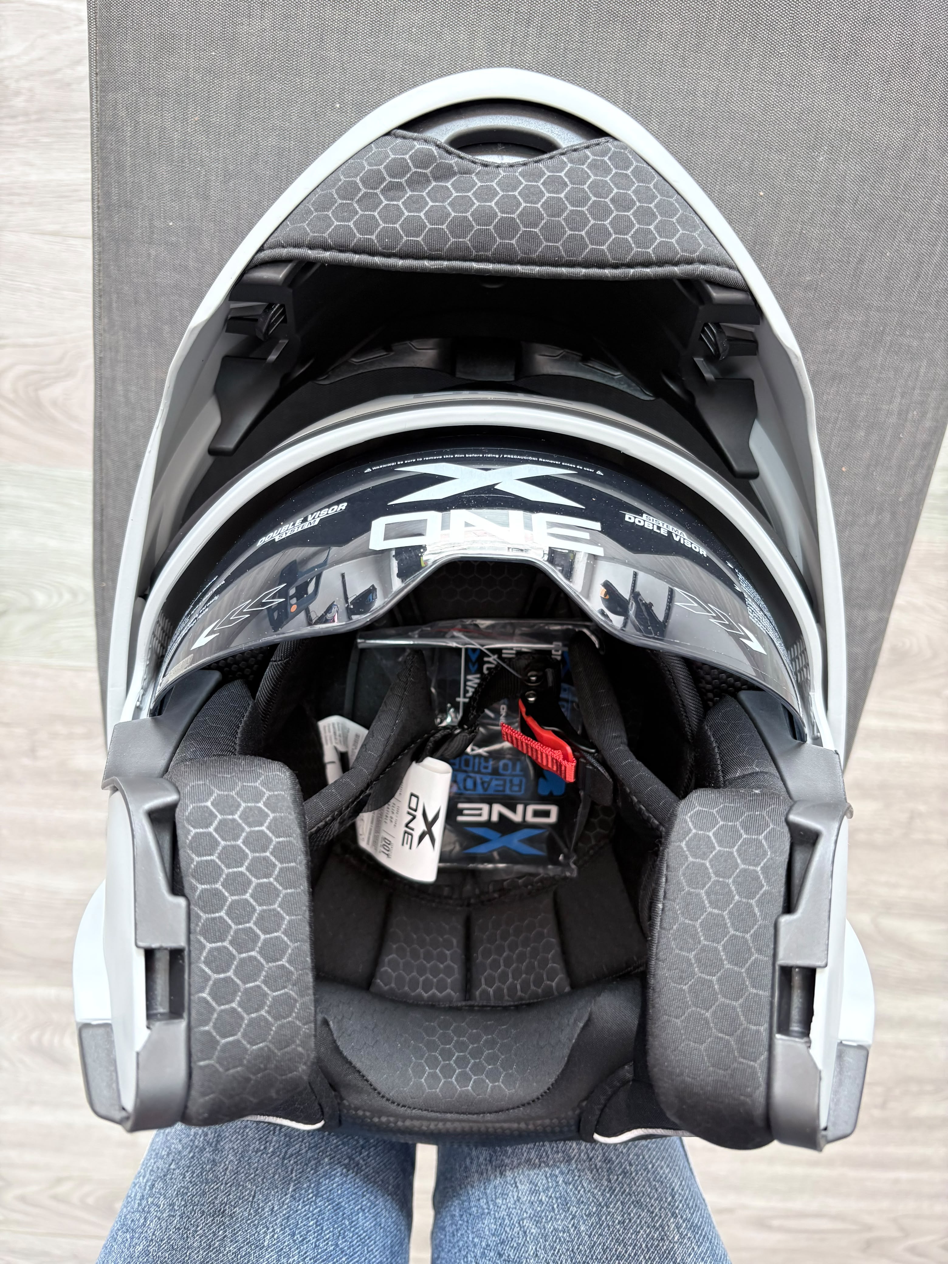 CASCO ABATIBLE X-ONE GRIS VS AZUL