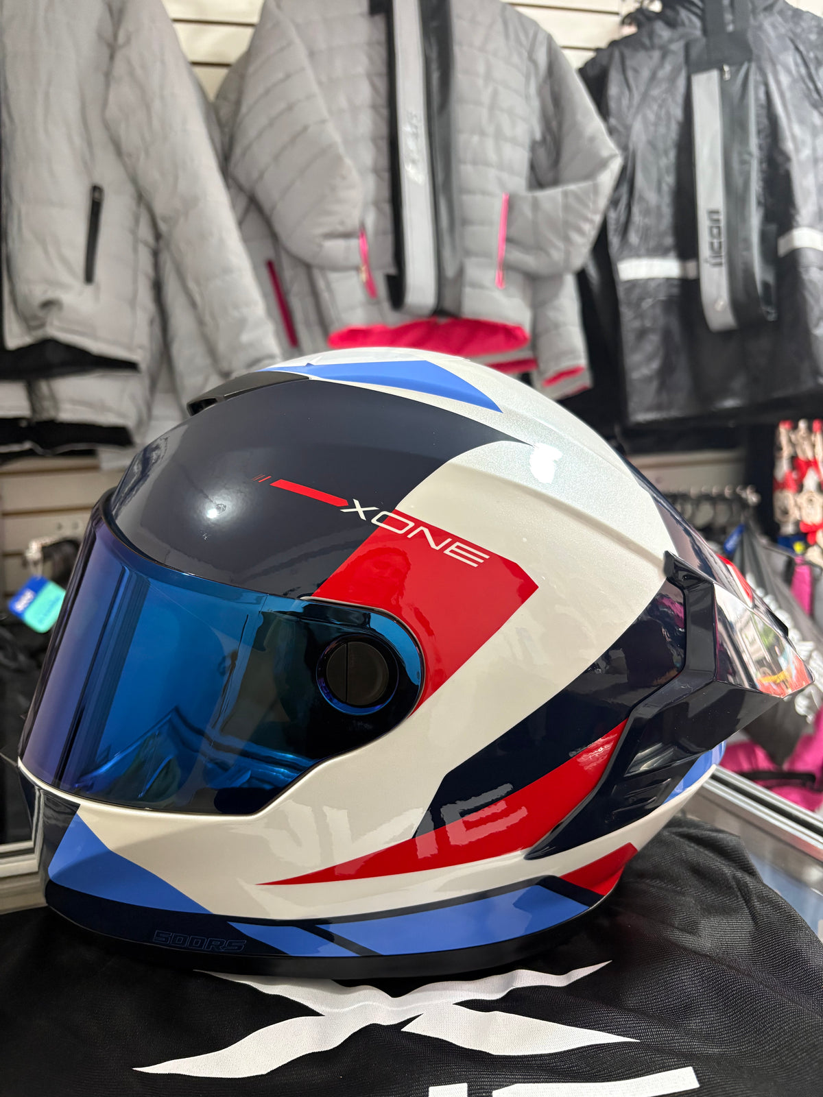 Casco XONE 500-RS Bladez tricolor